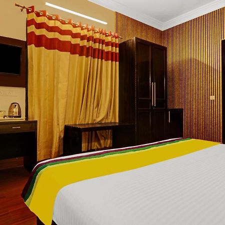 Itsy By Treebo - Connaught Mews Hotel Nuova Delhi Esterno foto