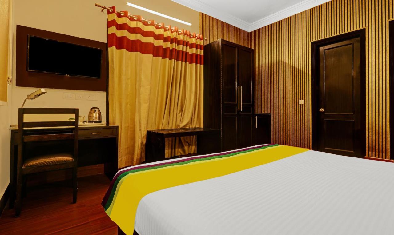 Itsy By Treebo - Connaught Mews Hotel Nuova Delhi Esterno foto